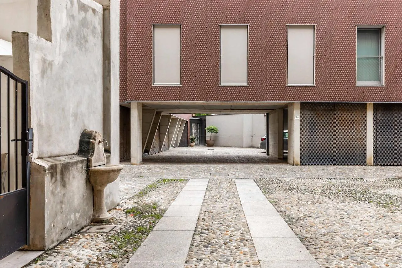 Tirso 9 - Con Posto Auto Apartment Milan Italy
